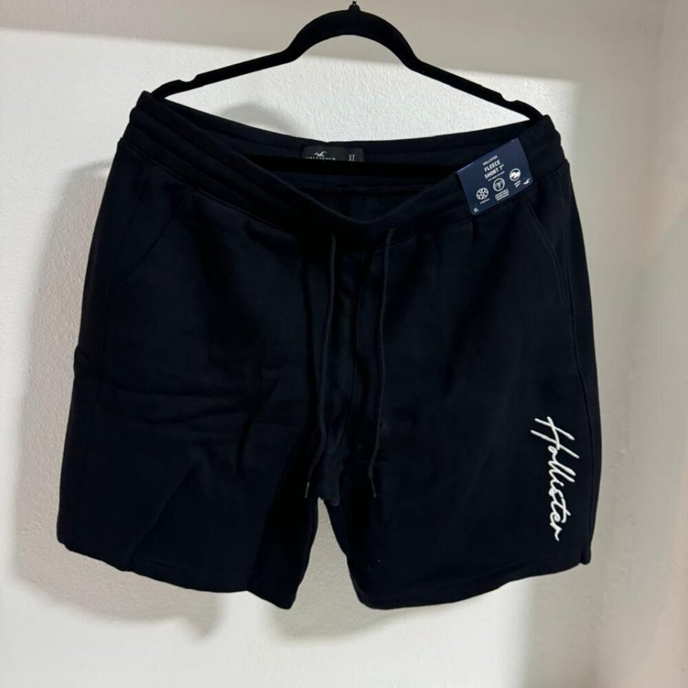 Hollister FLEECE LOGO GRAPHIC SHORTS